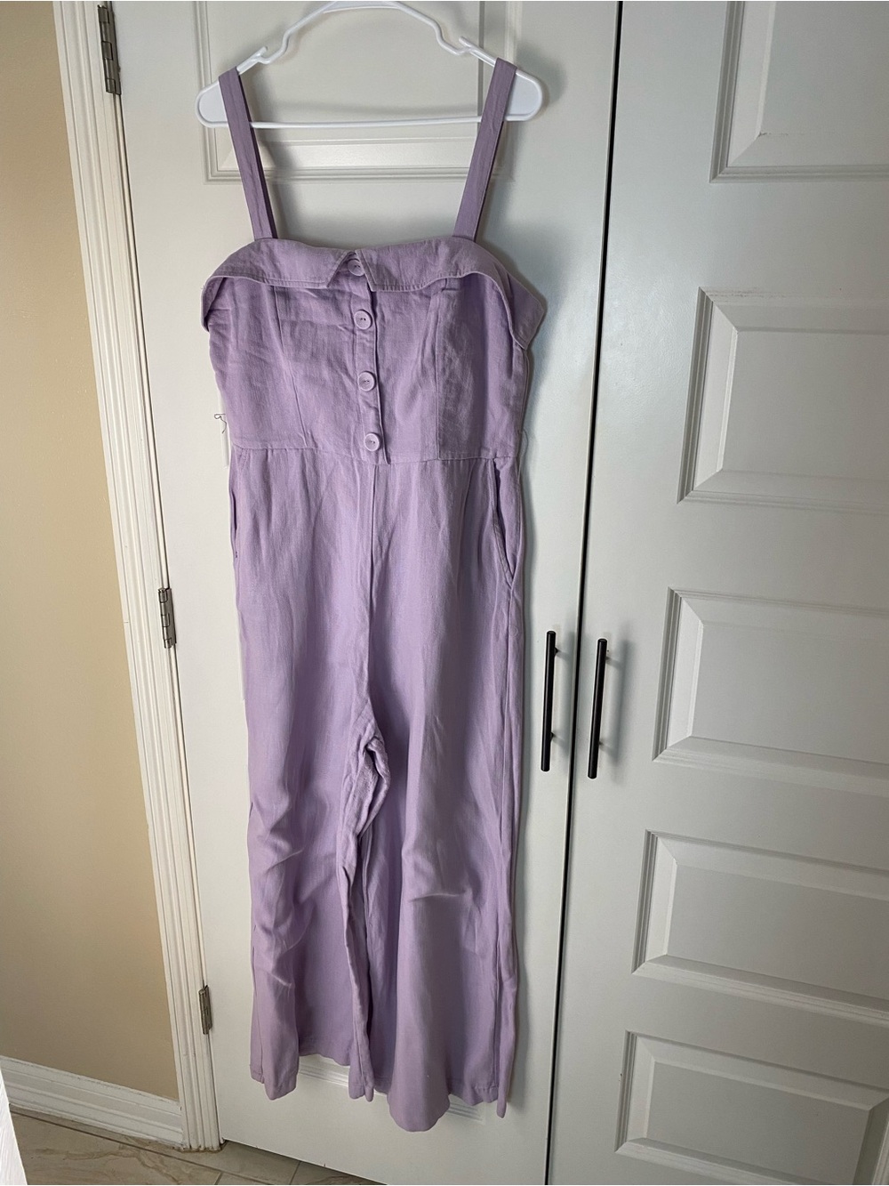 Sleeveless Lavender Wide-Leg Jumpsuit with Button Front
